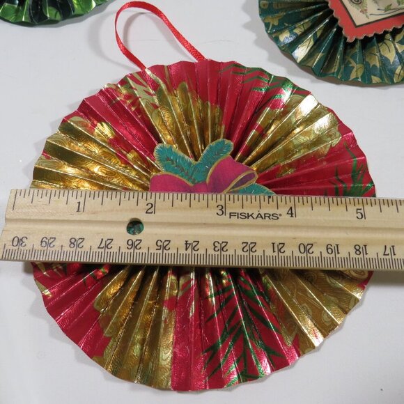 Victorian Christmas 3-D Rosettes large (20) collection - Picture 16 of 16